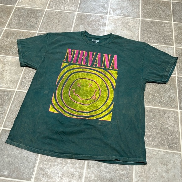 NIRVANA Tops - Nirvana Retro Graphic T Shirt Size X Large